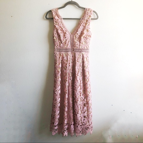 Romeo & Juliet Couture Double-V Lace Midi Dress - Picture 3 of 13